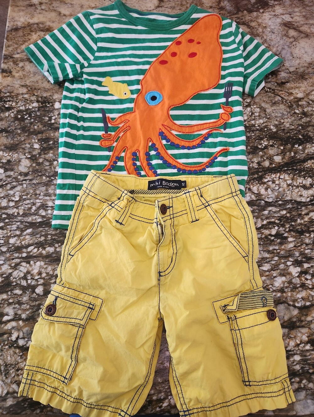 Mini Boden Green Stripe Octopus Tee & Yellow Cargo Shorts Set Sz 4/5